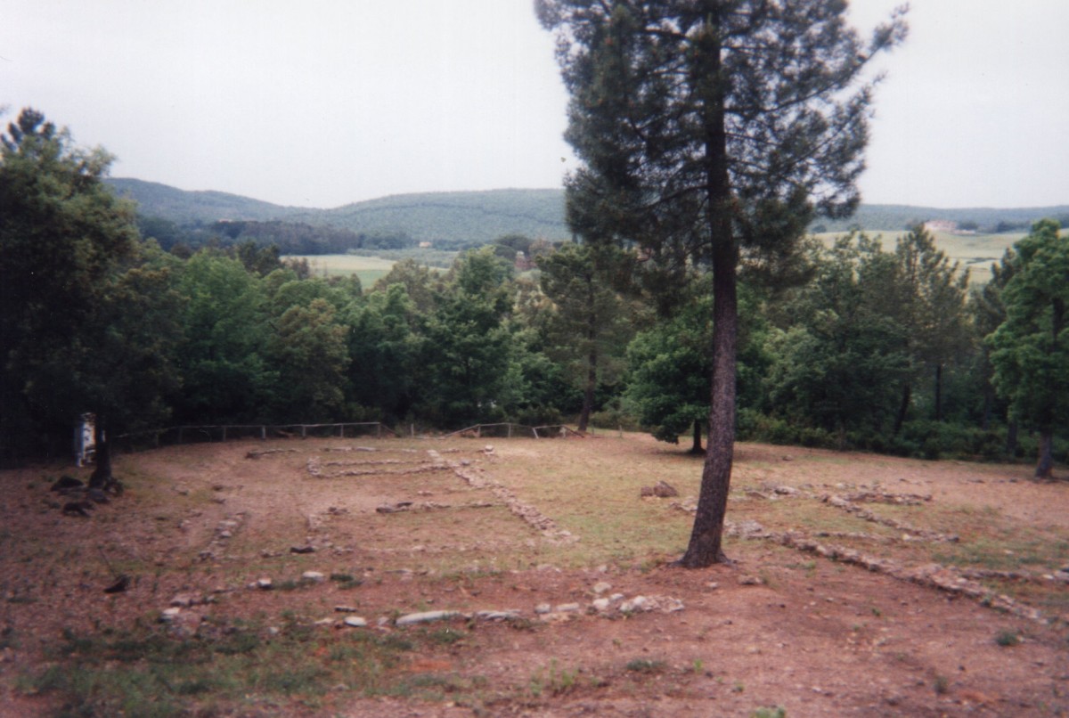 28-05-98 - Massa Maritima - site etrusque - fondations.jpg